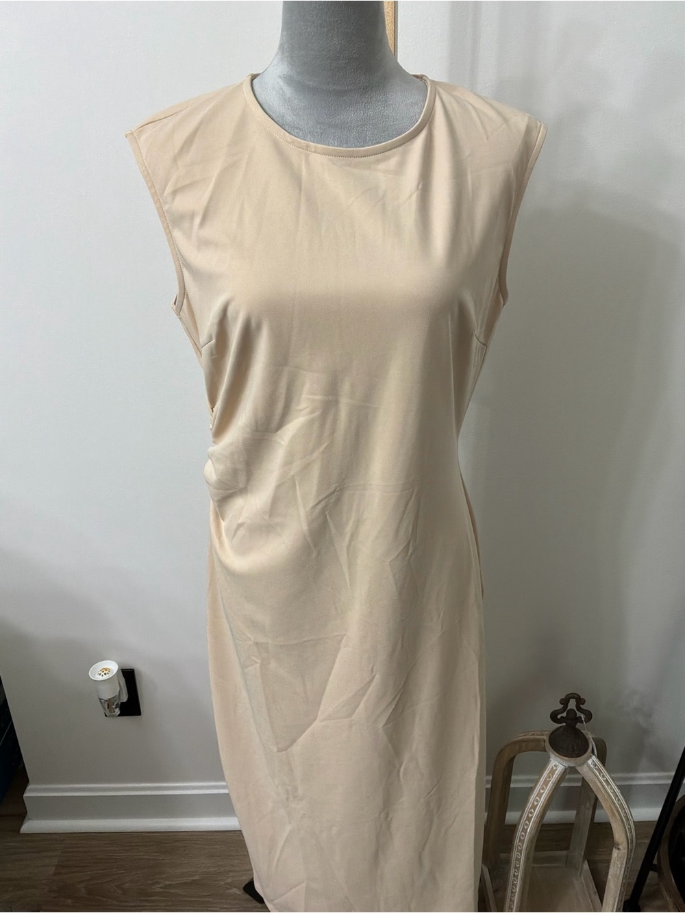 HALARA Sleeveless Cream Midi Dress